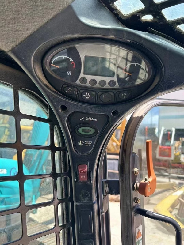 Bobcat S450(4)