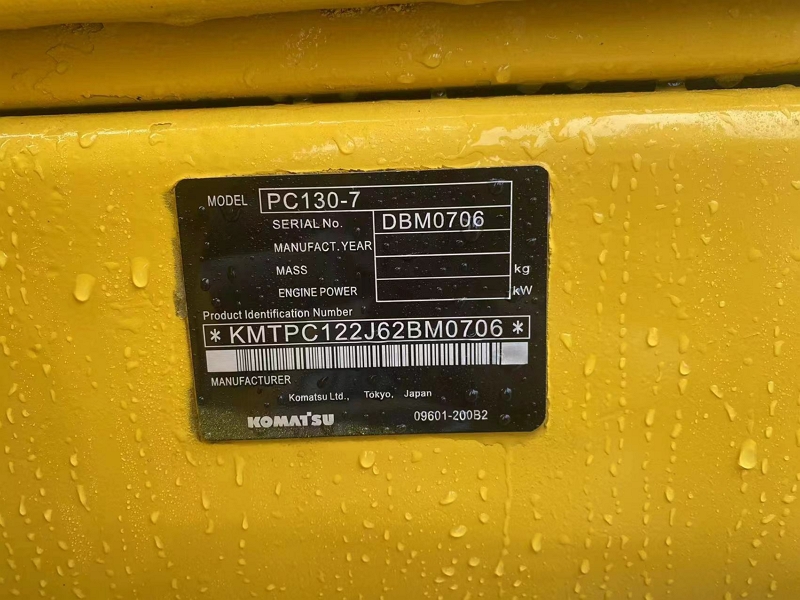 Komatsu PC130-7 used 13 tons excavator10