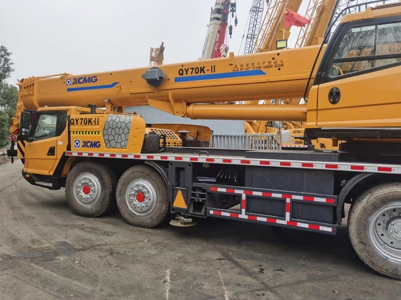 XCMG used 70 tons truck crane4