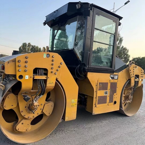 CatCB64B Second Hand Low Working Hours And High Quality Original Hydraulic Road Roller Made in Japan