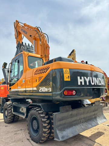 Hyundai 210W-9S Used 21 Ton Japan Original Wheel Excavator Cummins Engine For Sale