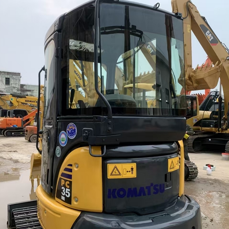 Komatsu PC35MR-3 Used Mini Excavator with Cab Japan Original