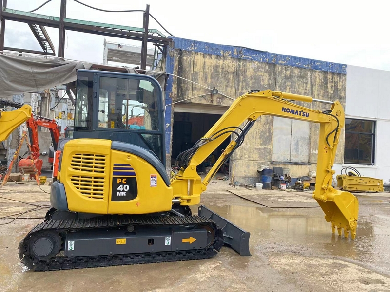Komatsu PC40MR-3 used mini excavator7