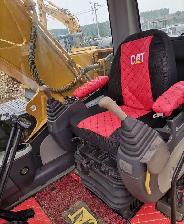 Caterpillar 320D Used Low Working Hours And Recent Year 20 Tons Original Hydraulic Excavator Made in Japan