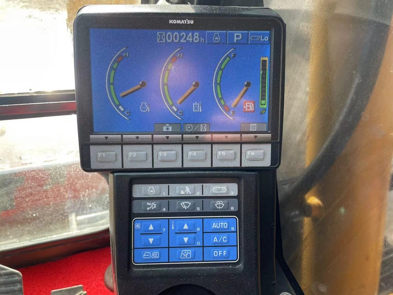Komatsu PC70-8 used hydraulic excavator10