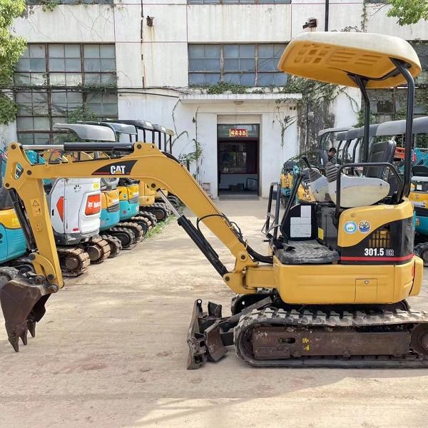 Cat Second Hand 301.5 Mini Excavators 100 Inches Dig Depth With Tilt Up Cab
