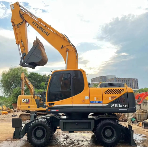 Hyundai 210W-9S Used 21 Ton Japan Original Wheel Excavator Cummins Engine For Sale