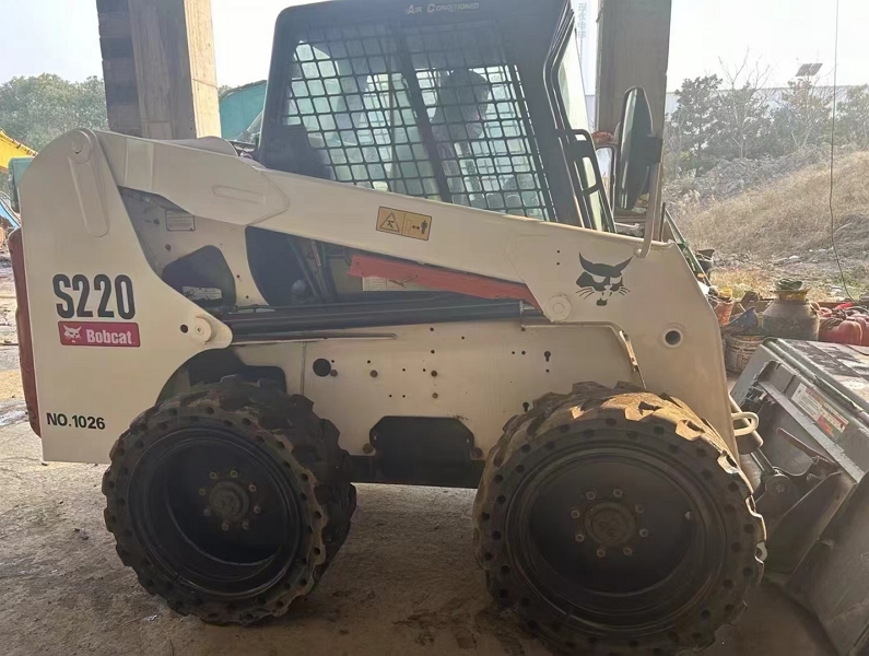 Bobcat S220 Used high cost performance And Efficiency Skidsteer Loader for Sale