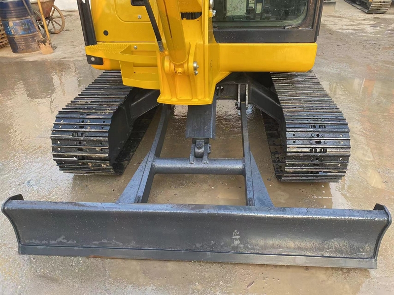 Komatsu PC56-7 used excavator7