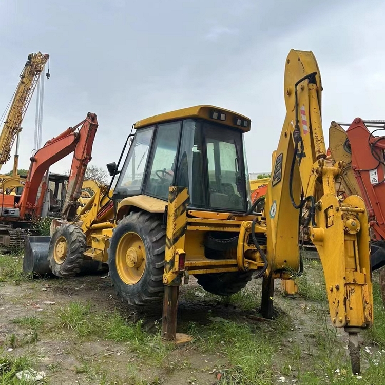JCB Second Hand 3CX Backhoe Loader Versatility With High Ground Clearance