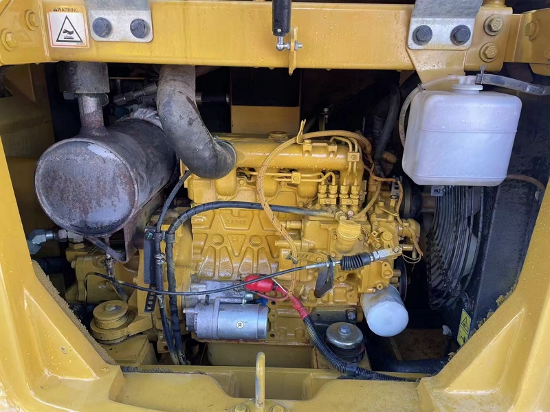 Cat 305.5 E2 mini excavator7