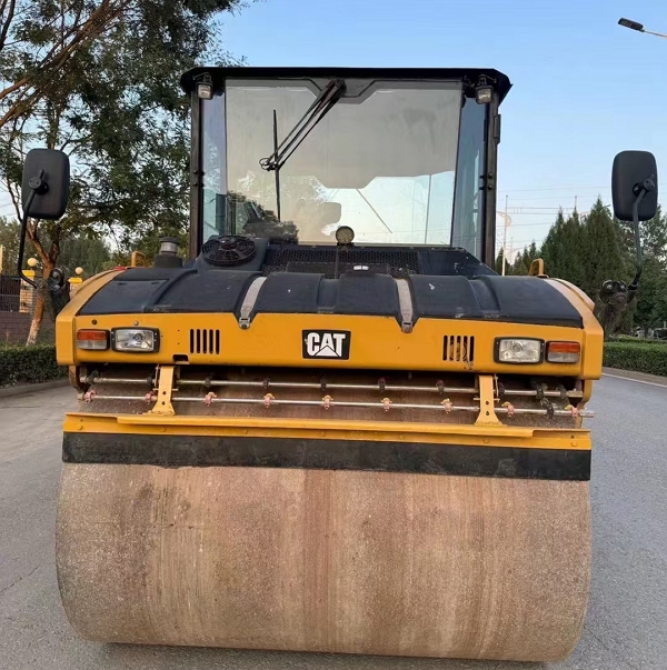 CatCB64B Second Hand Low Working Hours And High Quality Original Hydraulic Road Roller Made in Japan