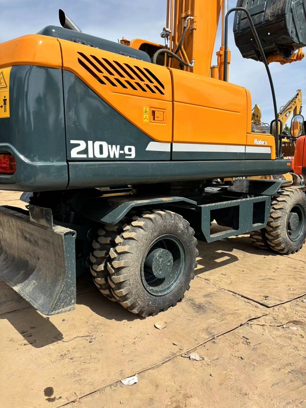 Hyundai 210W-9S Used 21 Ton Japan Original Wheel Excavator Cummins Engine For Sale
