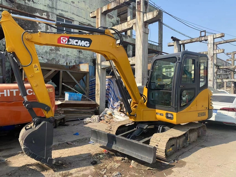 XCMG XE60DA used excavator wholesale5
