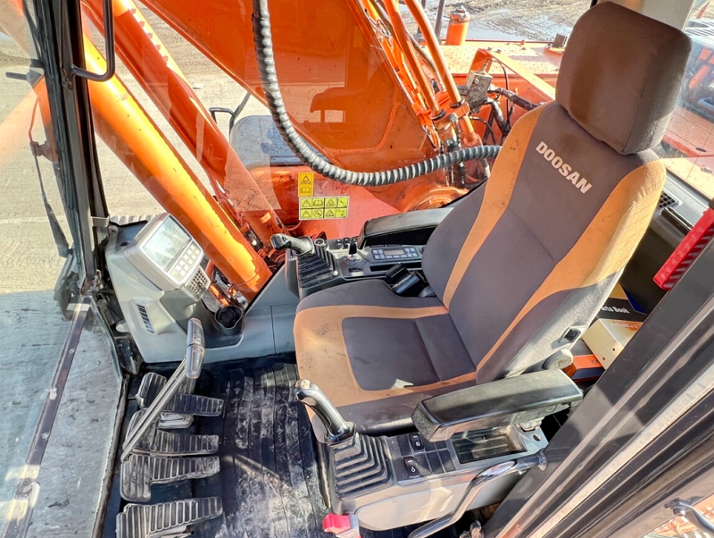 Doosan DX255 (4)