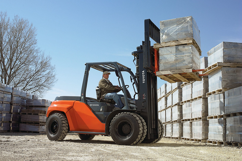Forklifts Play An Increasingly Important Role In The e-Commerce Industry