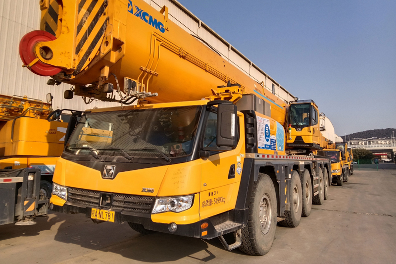 The Key Role Of Truck Cranes In Port Loading And Unloading Operations