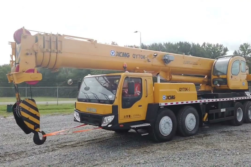 What Is a Hydraulic Truck Crane?