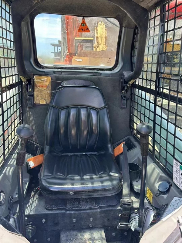 Bobcat S450(8)