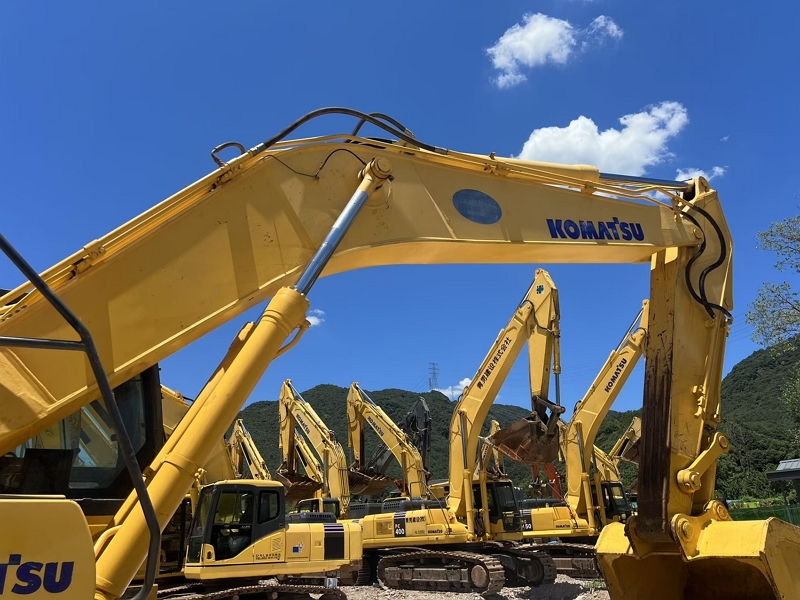 Komatsu PC400-8R tracked excavator6