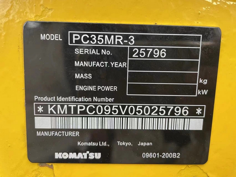Komatsu PC35MR-3 mini used excavator9