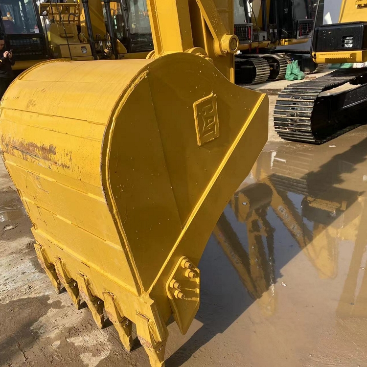 CAT 313D2 Mini 13 Tons Hydraulic Excavator Made in Japan for Wholesale