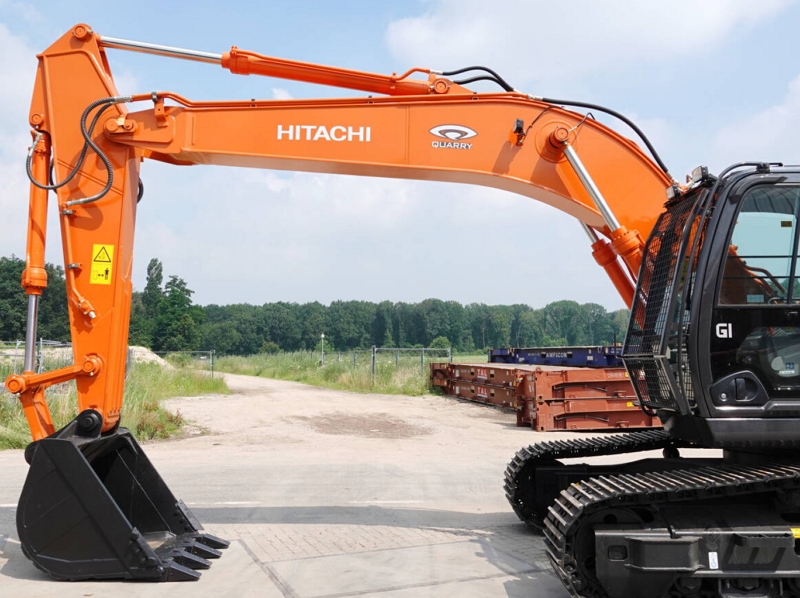 Hitachi ZX220 Second Hand 22 Ton Medium Excavator Japan Original Wholesale