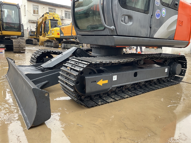 Hitachi ZX70 (6)