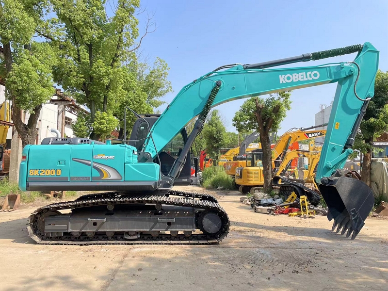 Kobelco SK200-8 Japanese second-hand excavator5
