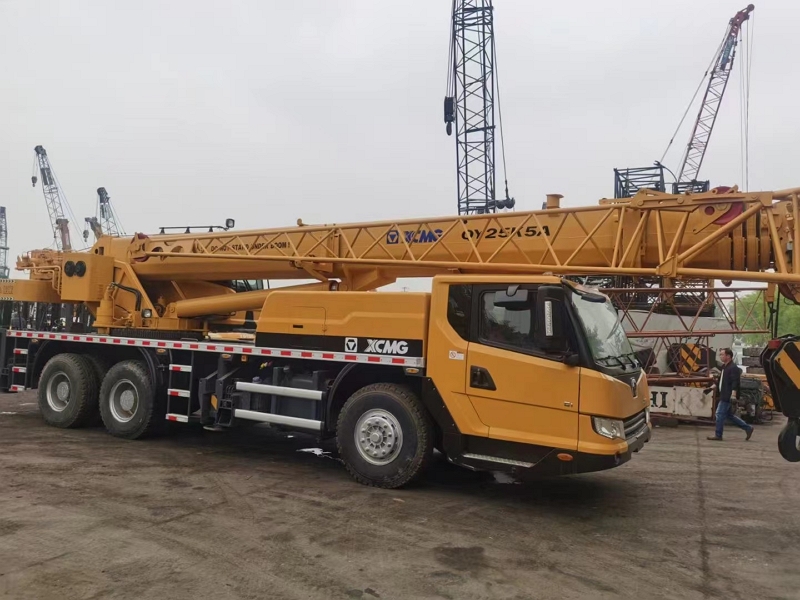 XCMG used 25 tons truck crane7