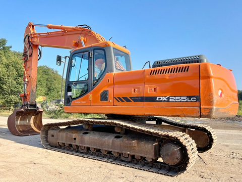 Doosan DX255 Used 25 Ton Medium Excavator Original Korea Cheap Price Digger Wholesale