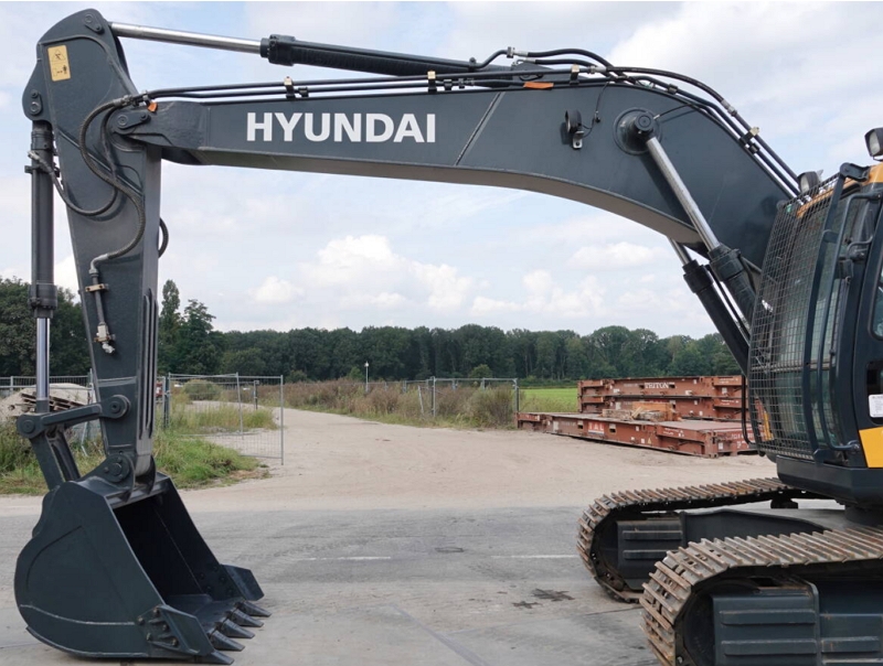 Hyundai 215L Used 21Ton Medium Excavator Hydraulic excavator good quality Digger Wholesale
