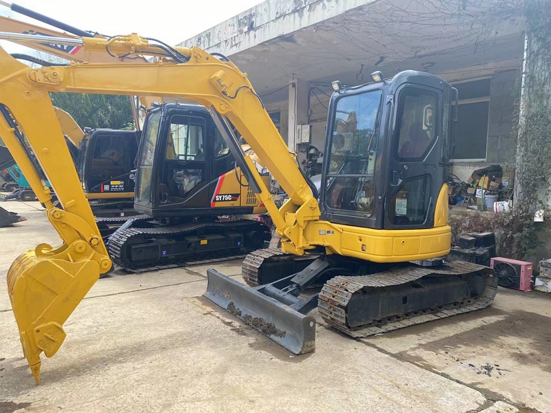 used Komatsu PC40MR-2-AC excavator5