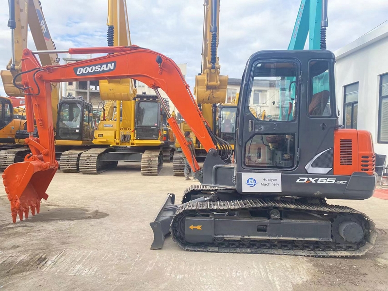 DOOSAN DH55-V mini crawler excavator7