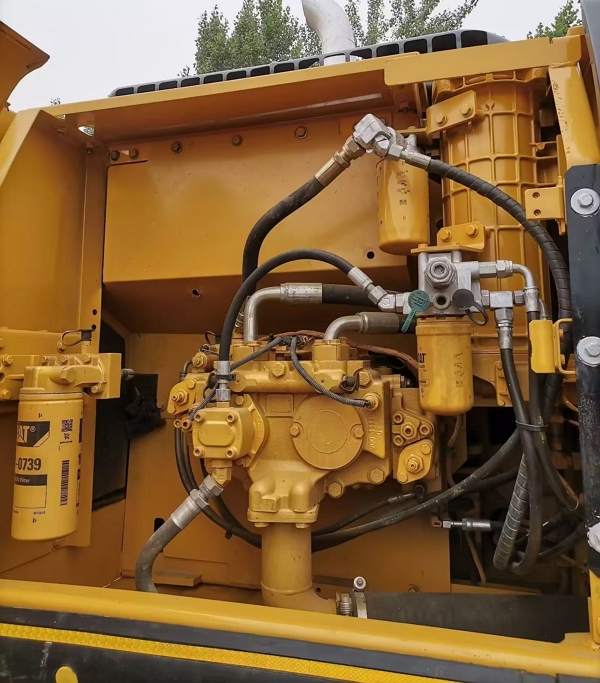 CAT320D(3)