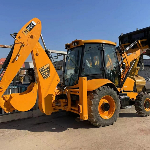 JCB Second Hand 3CX Backhoe Loader Versatility With High Ground Clearance