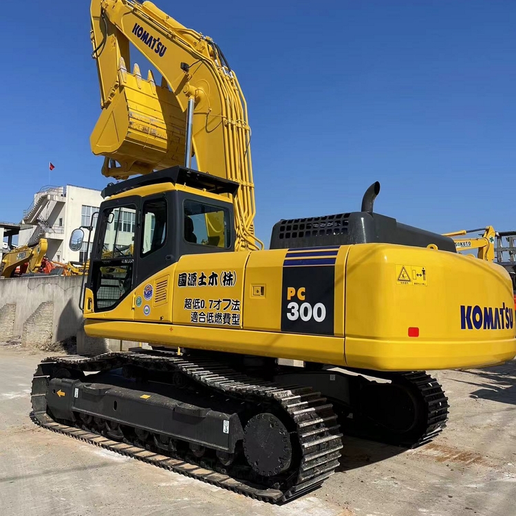 Komatsu PC300-7 Second-hand 30 Tons Excavator Equipped with Japanese Original Engine Wholesale