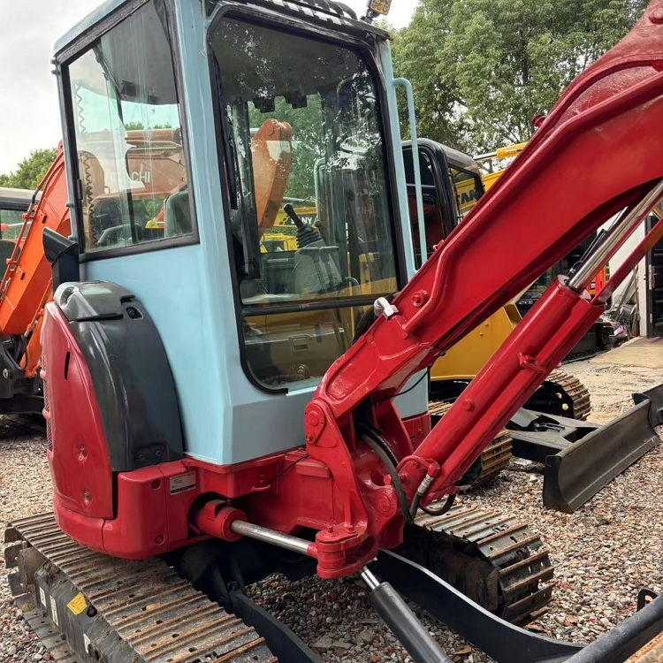Yanmar VIO30-5B second hand mini excavator compact design Japanese original wholesale