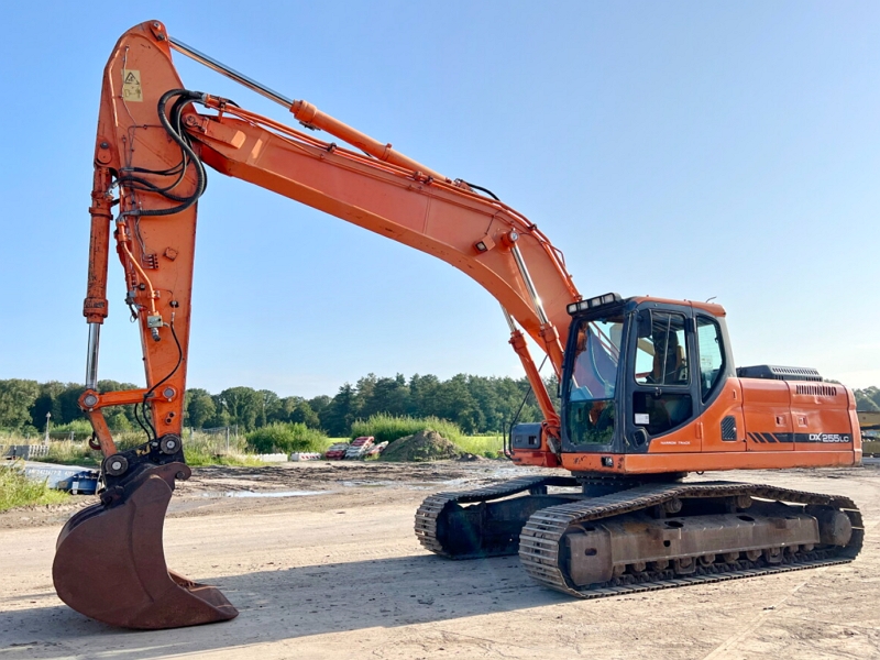 Doosan DX255 Used 25 Ton Medium Excavator Original Korea Cheap Price Digger Wholesale