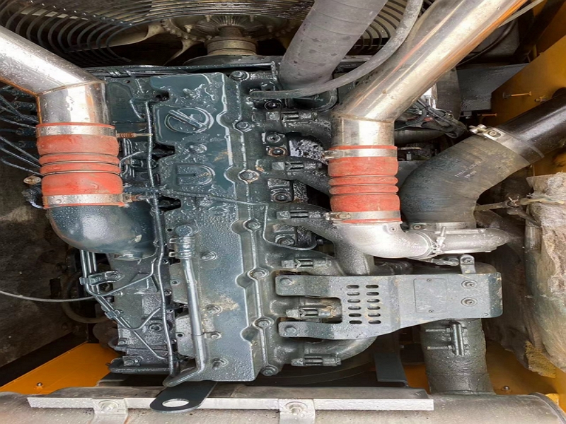 Hyundai 305LC-9S (10)