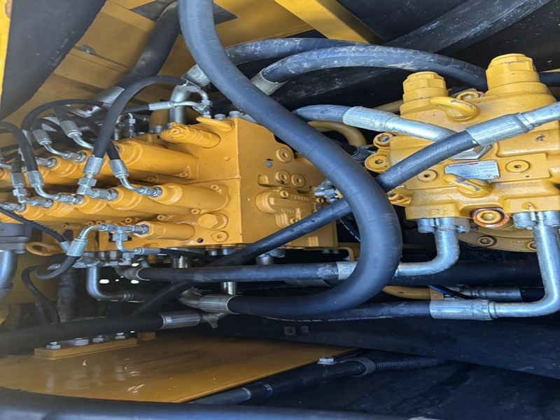 Sany SY215C (4)