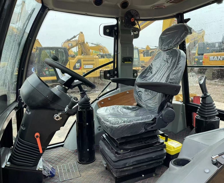 Cat420Fll Boutique And Compact Wheel Backhoe Loader Made in Japan