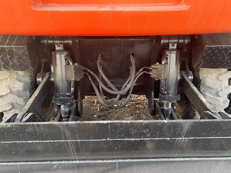Doosan DH150W-7 Used Medium Wheel Excavator 15 Tons Original South Korea For Sale