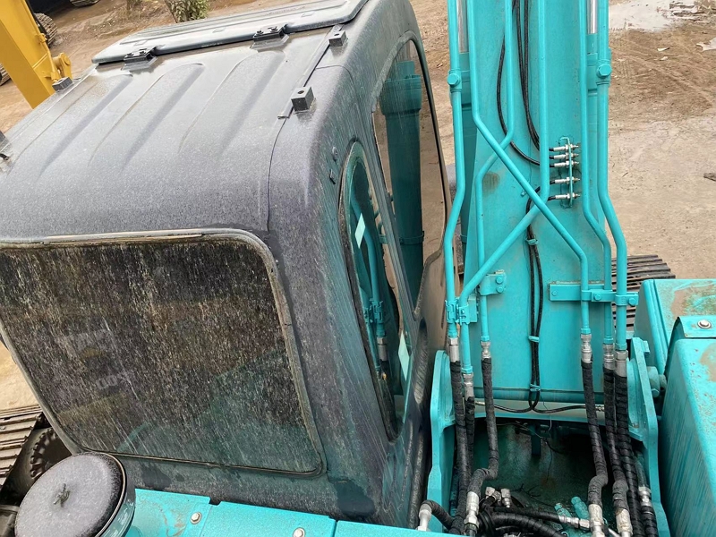 Kobelco SK140LC Second-hand tracked excavator7