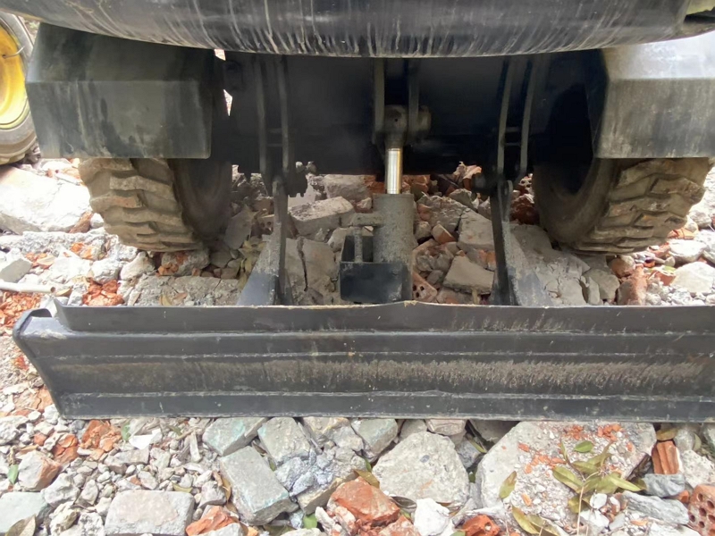 Hyundai 60W-7 wheel excavator10
