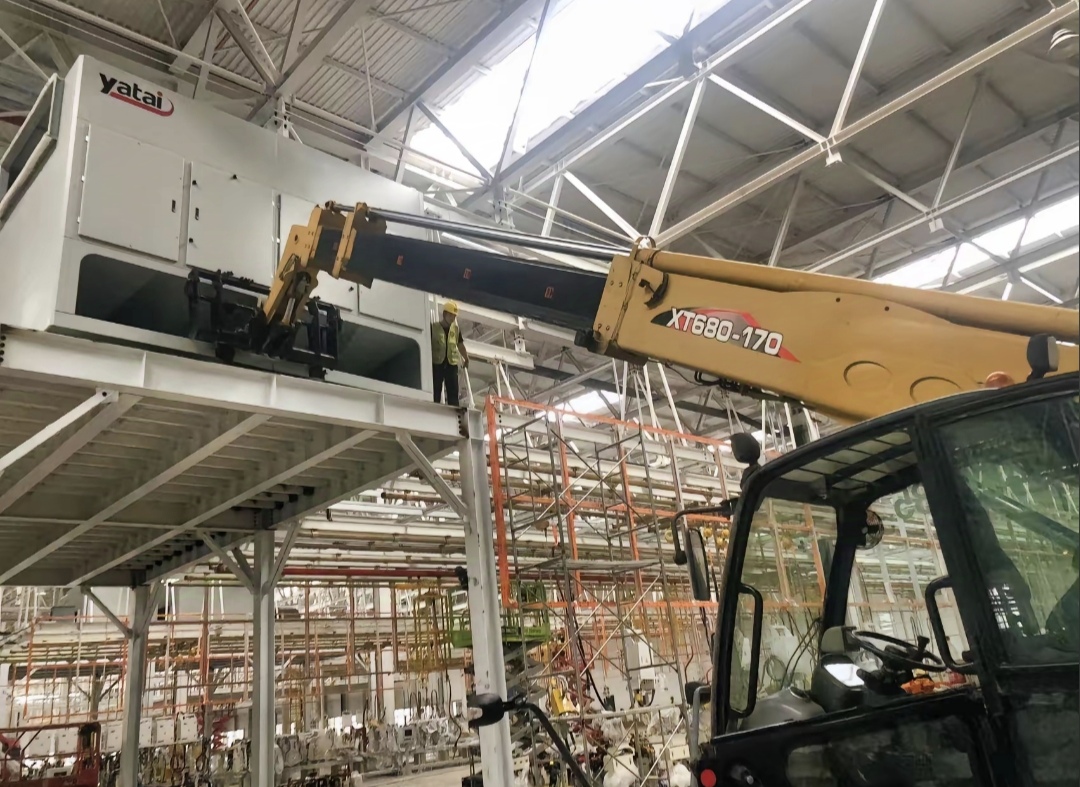 used XCMG XT680-170 telescopic forklift5