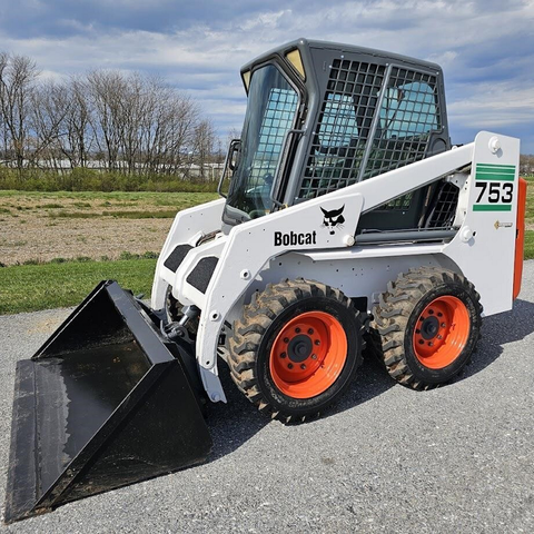 Bobcat S753 Second Hand Skid Steer Loader Radial Lift Loading Equipment Wholesale