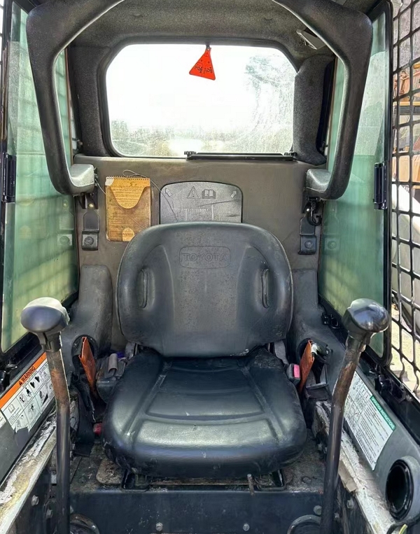 Bobcat S185(9)