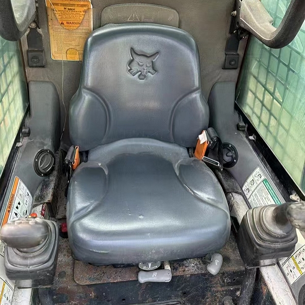 Bobcat S300(7)