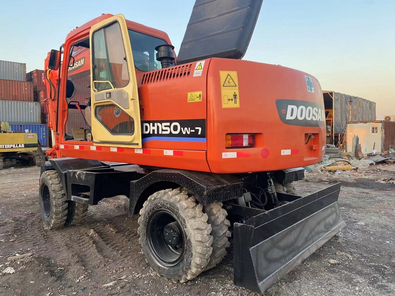 Doosan DH150W-7 Used Medium Wheel Excavator 15 Tons Original South Korea For Sale